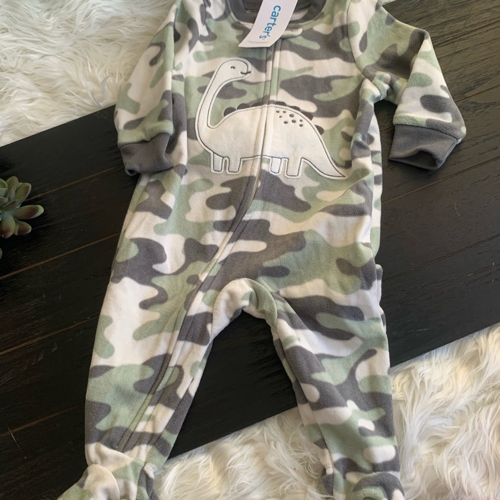 Carters 4 pc bundle - Picture 3 of 5